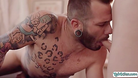 Lianna lawsonia makes her way to the office to be fucked