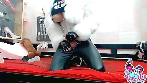 Teen 18+ with big booty gets her tight asshole fucked