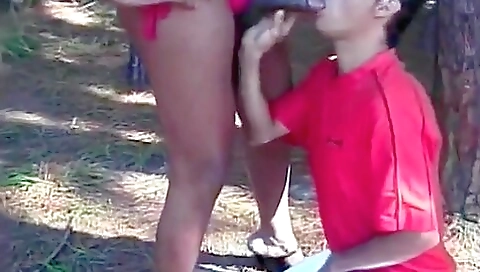 Ebony babe with a big titties is showing her body outdoors