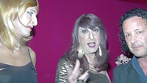 Italian group sex video with hot shemale and her lover